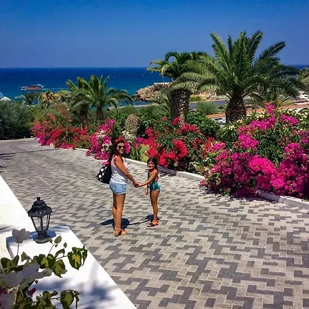 Hotell Denizkizi 4*