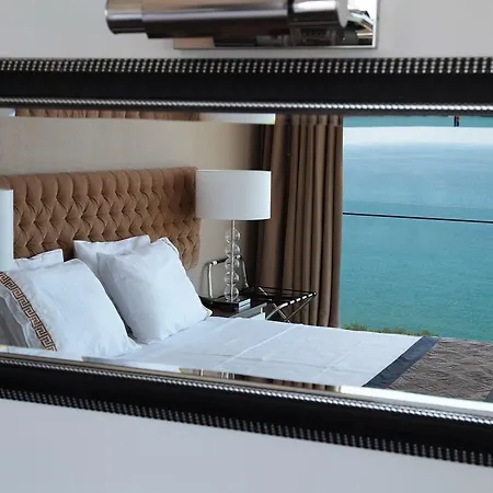 Denizkizi Hotell Karavas (Northern Cyprus)