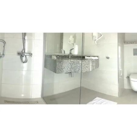 Denizkizi Otel Karavas (Northern Cyprus)