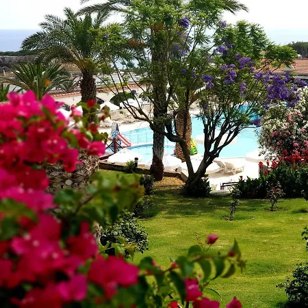 Denizkizi Otel 4*