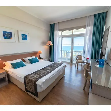 Otel Denizkizi Karavas (Northern Cyprus)