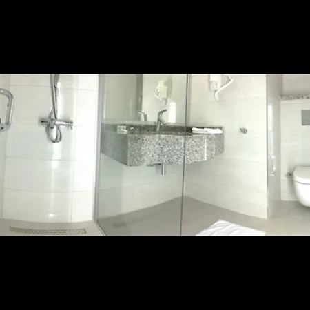Denizkizi Otel 3*