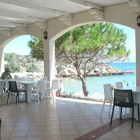 Denizkizi Otel Karavas (Northern Cyprus)